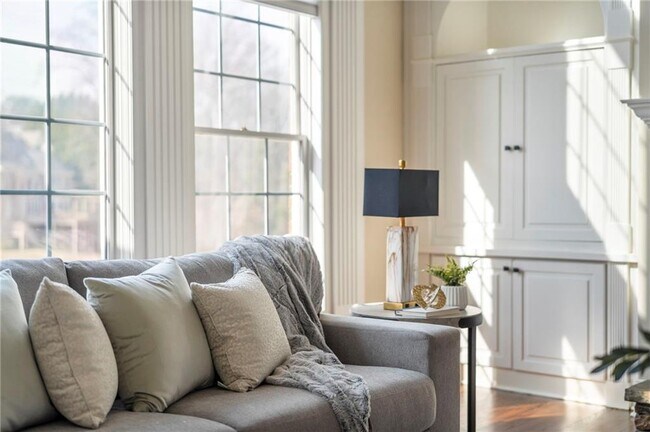 Building Photo - 870 Longstone Landing