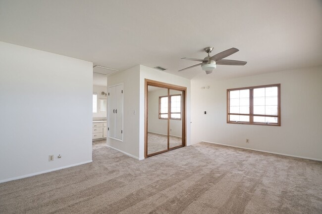 Building Photo - Spacious Four Bedroom Home in Manhattan Be...