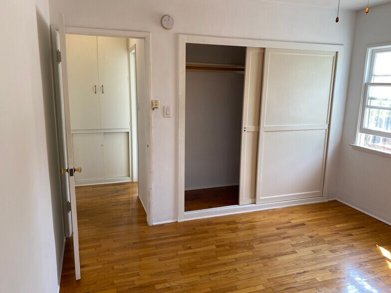 Building Photo - 3315 Caroline Ave