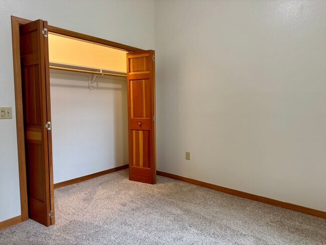 Building Photo - Single-Level 2BD/2BA in Face Rock Village – Bandon Beach Living Awaits