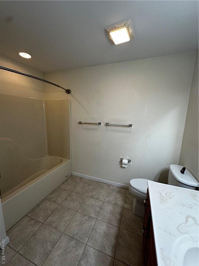 Building Photo - 105 N Montgomery St