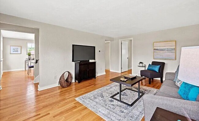Building Photo - BEAUTIFUL HAVEN!  MOVE-IN READY 3 BEDROOM,...