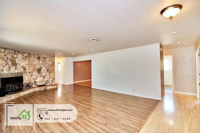 Building Photo - 4548 Pensacola St