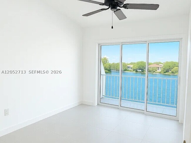 Building Photo - 14293 Kendale Lakes Dr