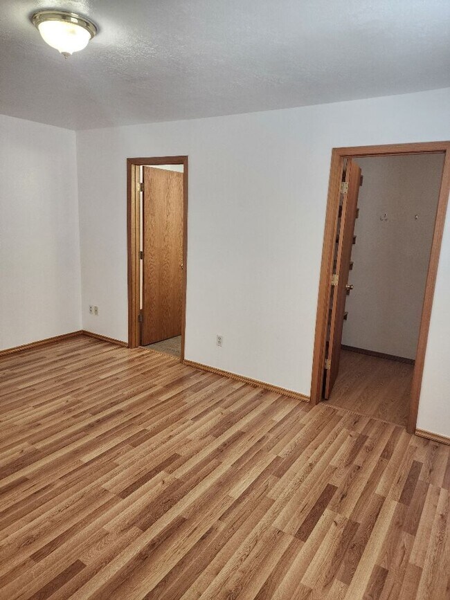 Building Photo - Newly remodeled 3 bedroom home!