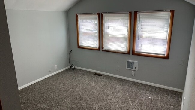 Building Photo - 1561 Sacramento Ave