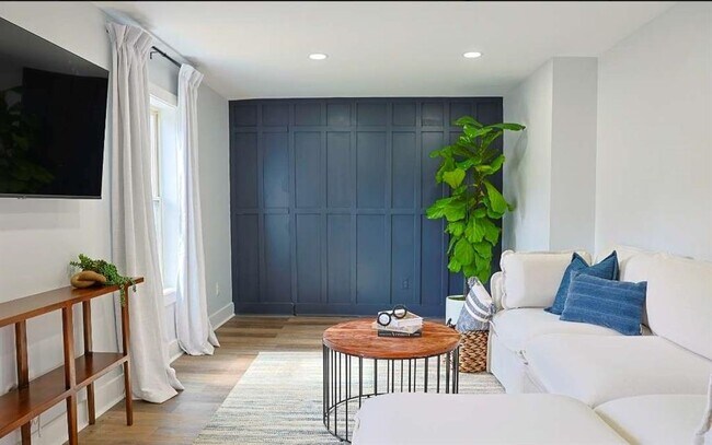 Building Photo - 2184 Skye Isles Pass SE