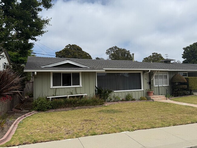 Building Photo - 1950's Ranch Style Home Above Ventura College