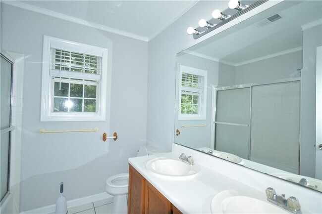 Building Photo - 2030 Hunters Trail Dr