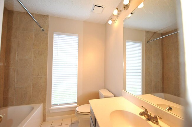 Building Photo - 3123 Redcliff Dr