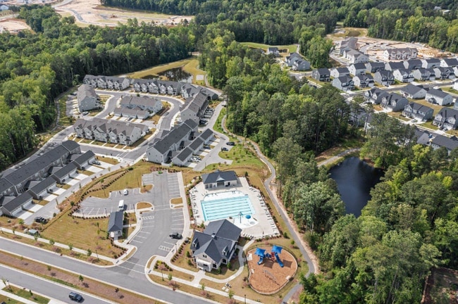 Building Photo - 325 Spaight Acrs Wy