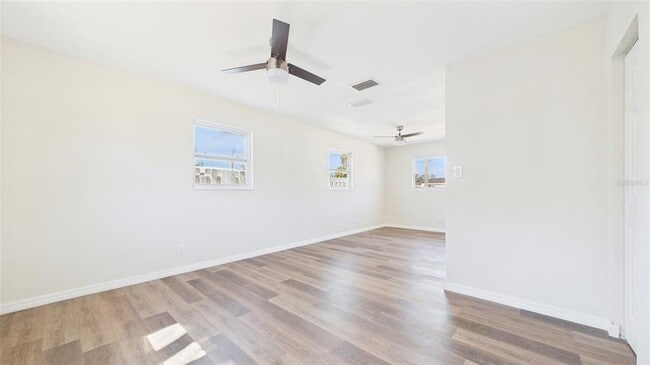 Building Photo - 4418 W Fairview Heights