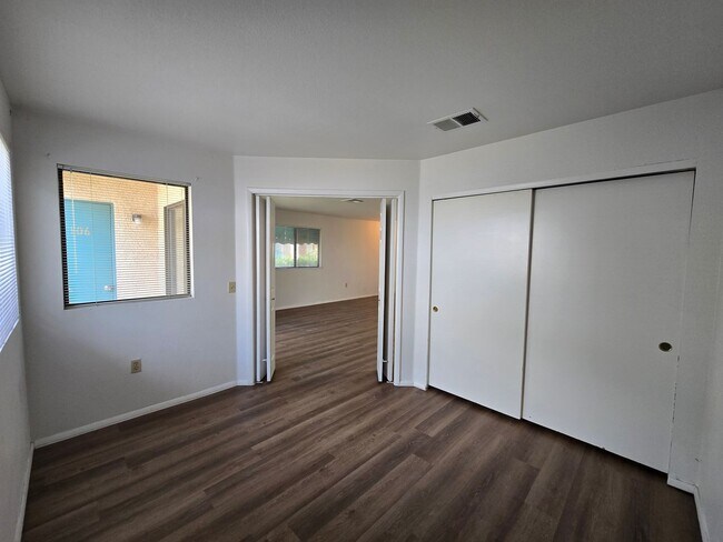 Building Photo - 2180 Pinetop Ln