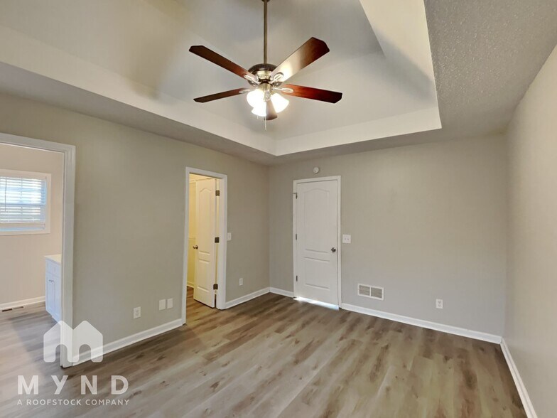 Building Photo - 17 Richmond Dr