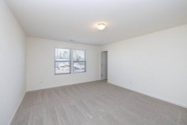 Building Photo - 823 Scotch Meadows Loop
