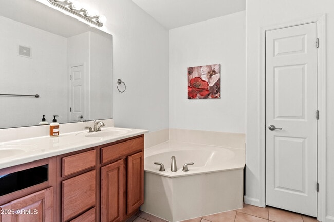 Building Photo - 14000 N 94th St