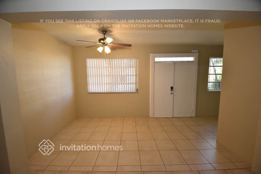 Building Photo - 1307 N 46th Ave