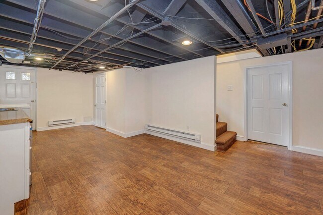 Building Photo - 4 Bed 4 Bath - Bethesda Expanded Colonial - One Car Garage