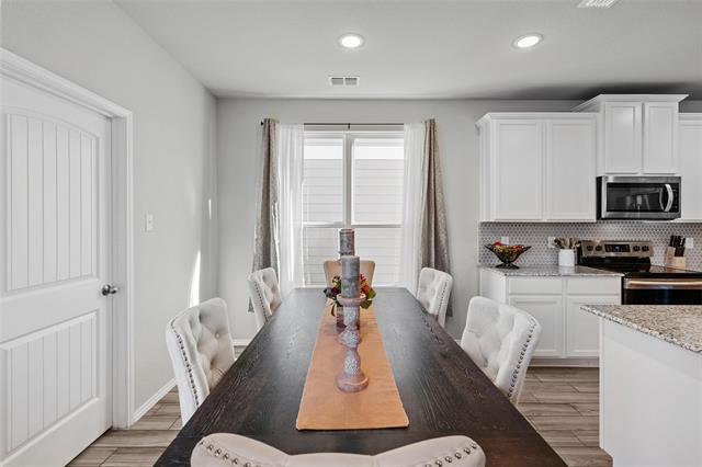 Building Photo - 10049 Adams Ln