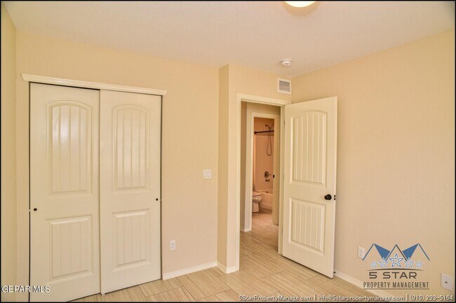 Building Photo - 14920 Tim Hardaway