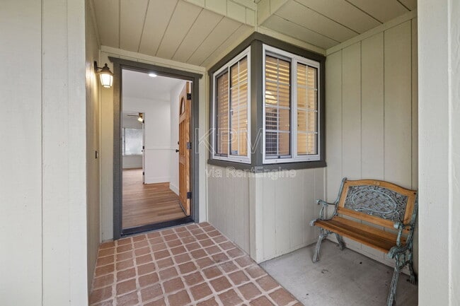 Building Photo - 9741 Treetop Dr