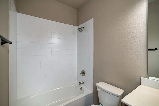 Building Photo - 621 Fallow Dr