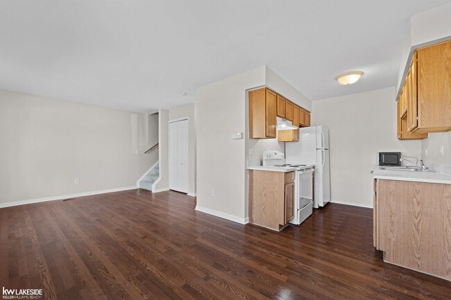 Building Photo - 2012 Orchard Crest St