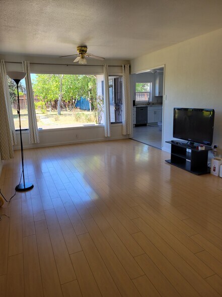 Building Photo - 36840 Olive St