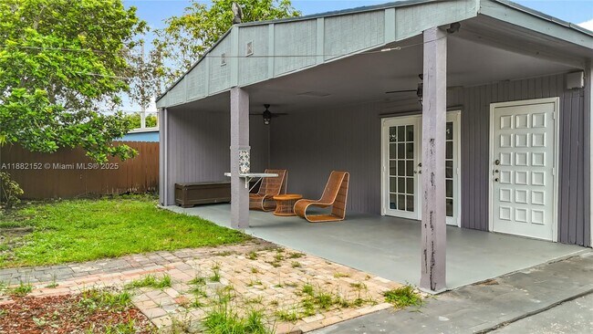 Building Photo - 1378 SW 26th Ave