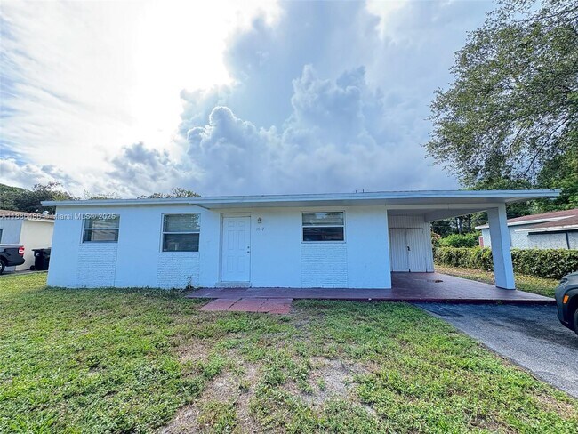 Building Photo - 1051 NW 26th Ave