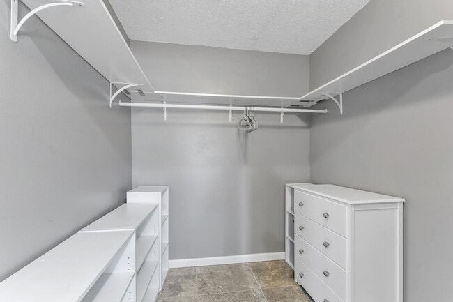 Building Photo - 8103 Covington Ct