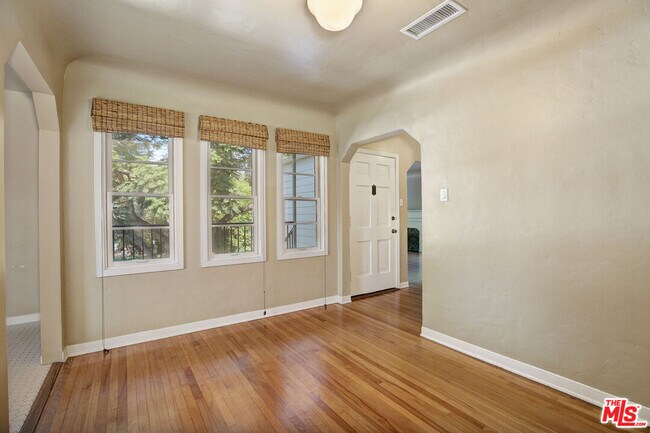 Building Photo - 11338 Cashmere St