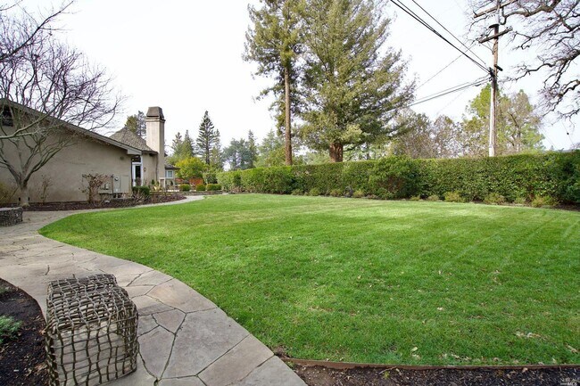 Building Photo - 1571 Silver Trail