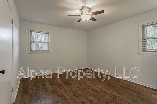 Building Photo - 109 Roberts Cir