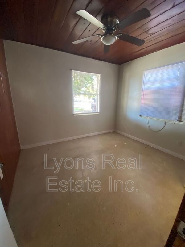 Building Photo - 1935 Ricardo Ave