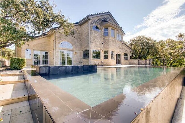 Building Photo - 400 Canyon Rim Dr