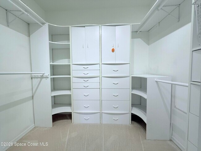 Building Photo - 812 Handsome Cab Ln