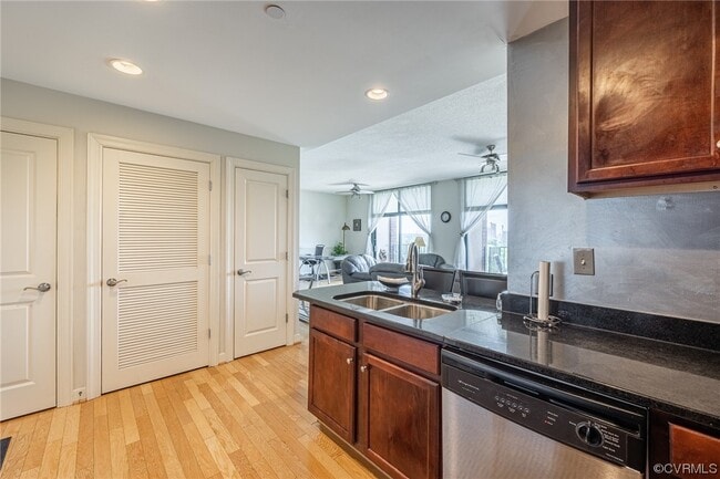 Building Photo - 1101 Haxall Point