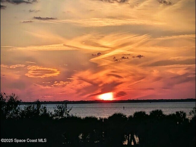 Building Photo - 732 Bayside Dr