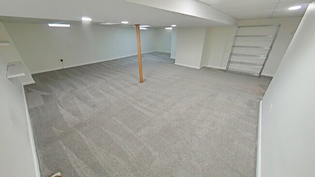 Building Photo - 13250 De Mott Dr