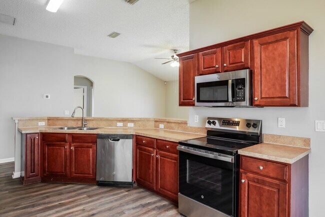 Building Photo - 1864 Creekview Dr