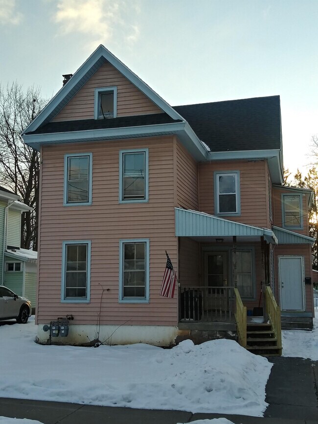 Building Photo - 15 Garrow St