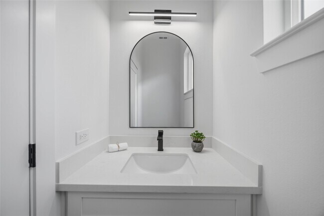 Building Photo - 2012 Yates St