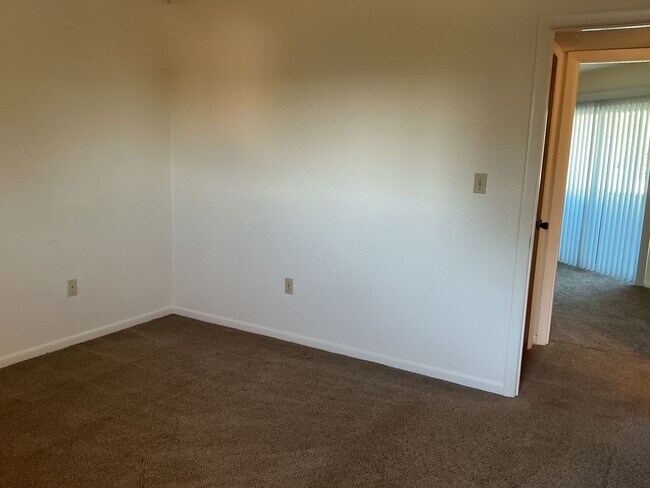 Building Photo - 411 E Park St