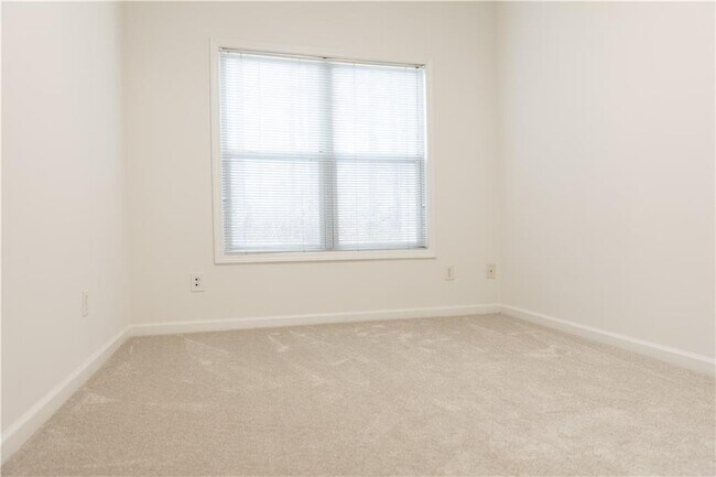 Building Photo - 90 Grove Park Ln