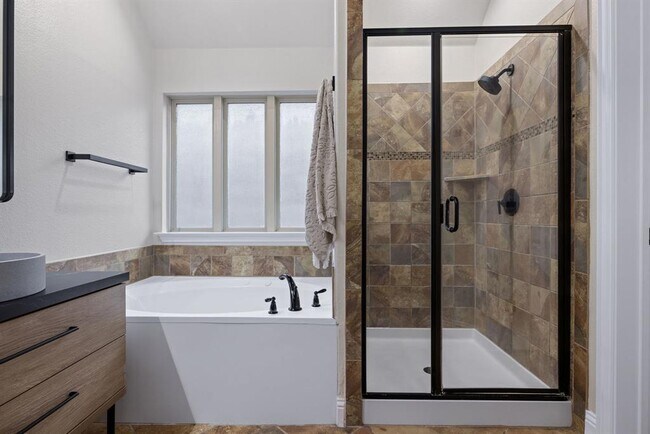 Building Photo - 100 Crystal Cove