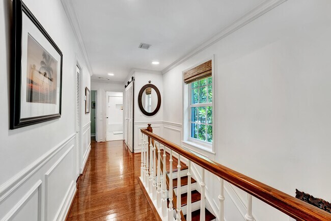 Building Photo - 306 N Swinton Ave