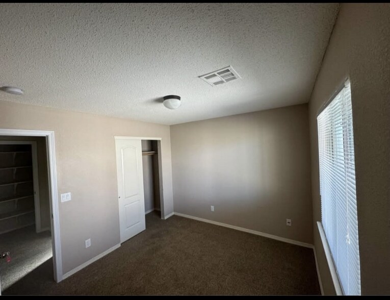 Building Photo - 14263 Hacienda Rock Dr
