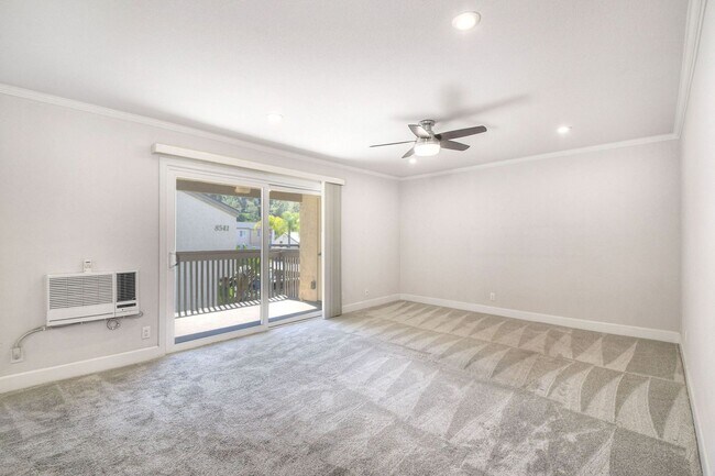 Building Photo - 1 Bedroom, 1 Bathroom Condo in the Villa La Jolla Community