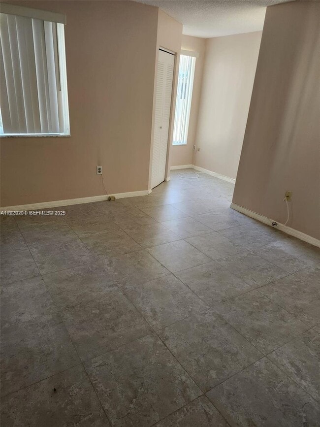 Building Photo - 665 NW 85th Pl